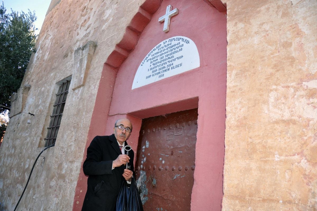 Mardin de 372 yıllık kiliseyi hayatta tutuyor #9