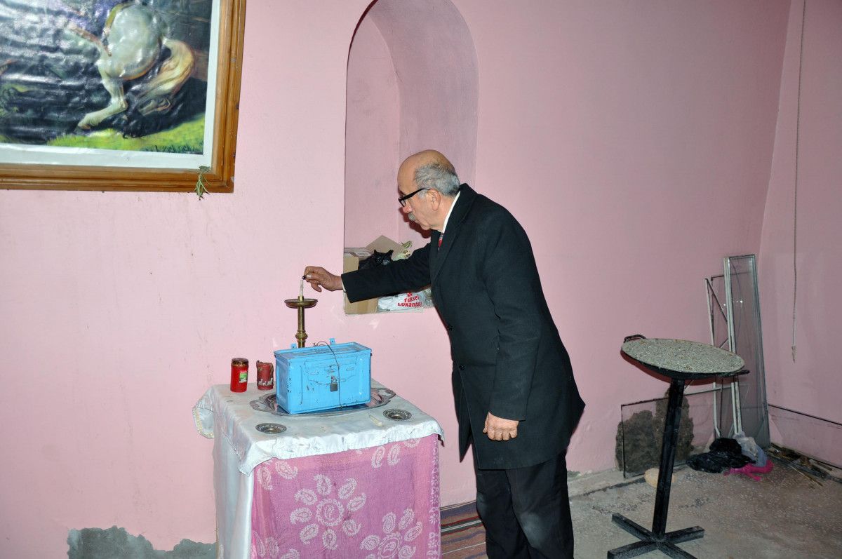 Mardin de 372 yıllık kiliseyi hayatta tutuyor #8