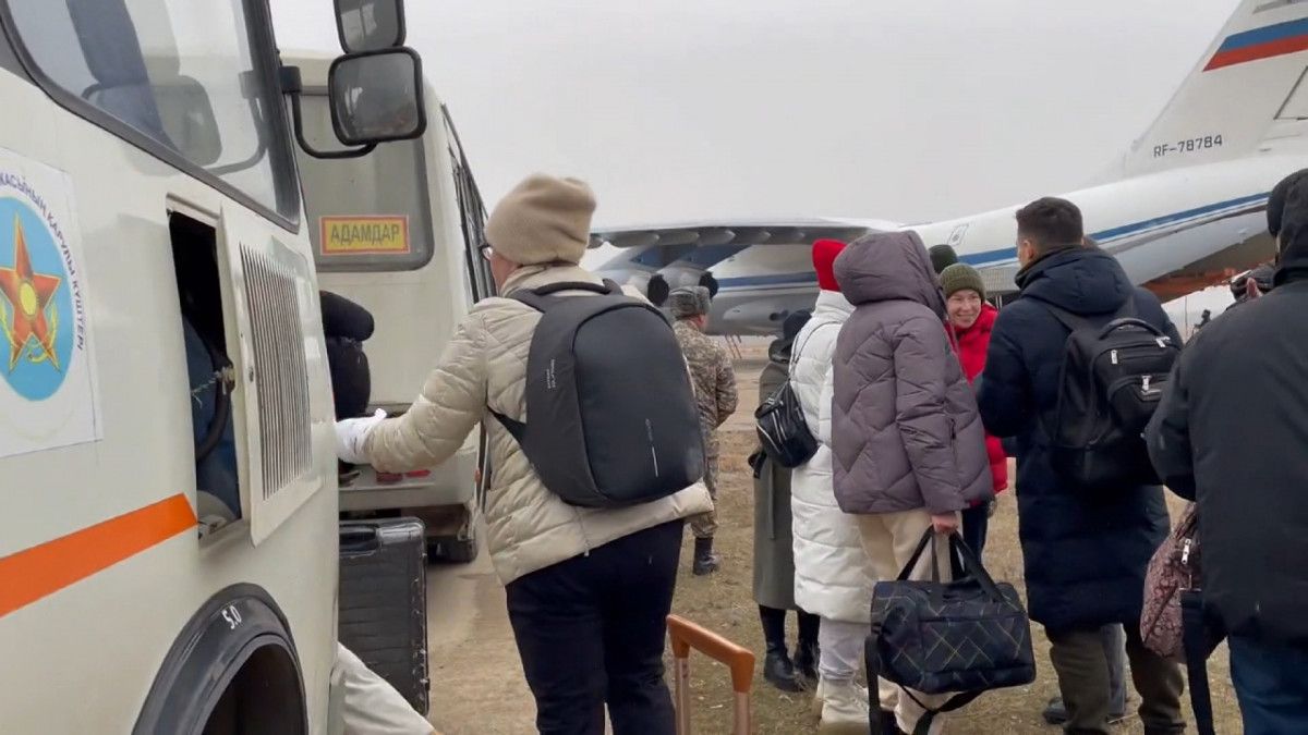 Kazakistan dan 25 Rus vatandaşı tahliye edildi #1