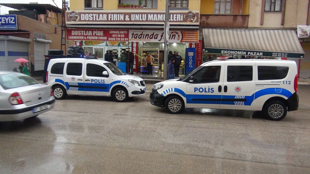 Adana daki fırıncı başından vurulurken, evine ateş açıldı #2