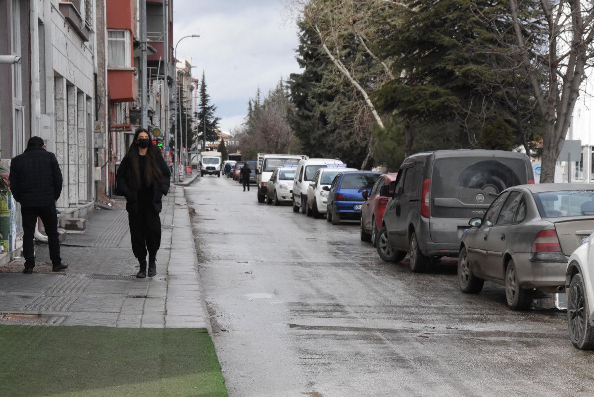 Eskişehir de bıçaklanan kadını koruyan genç tutuklandı #3