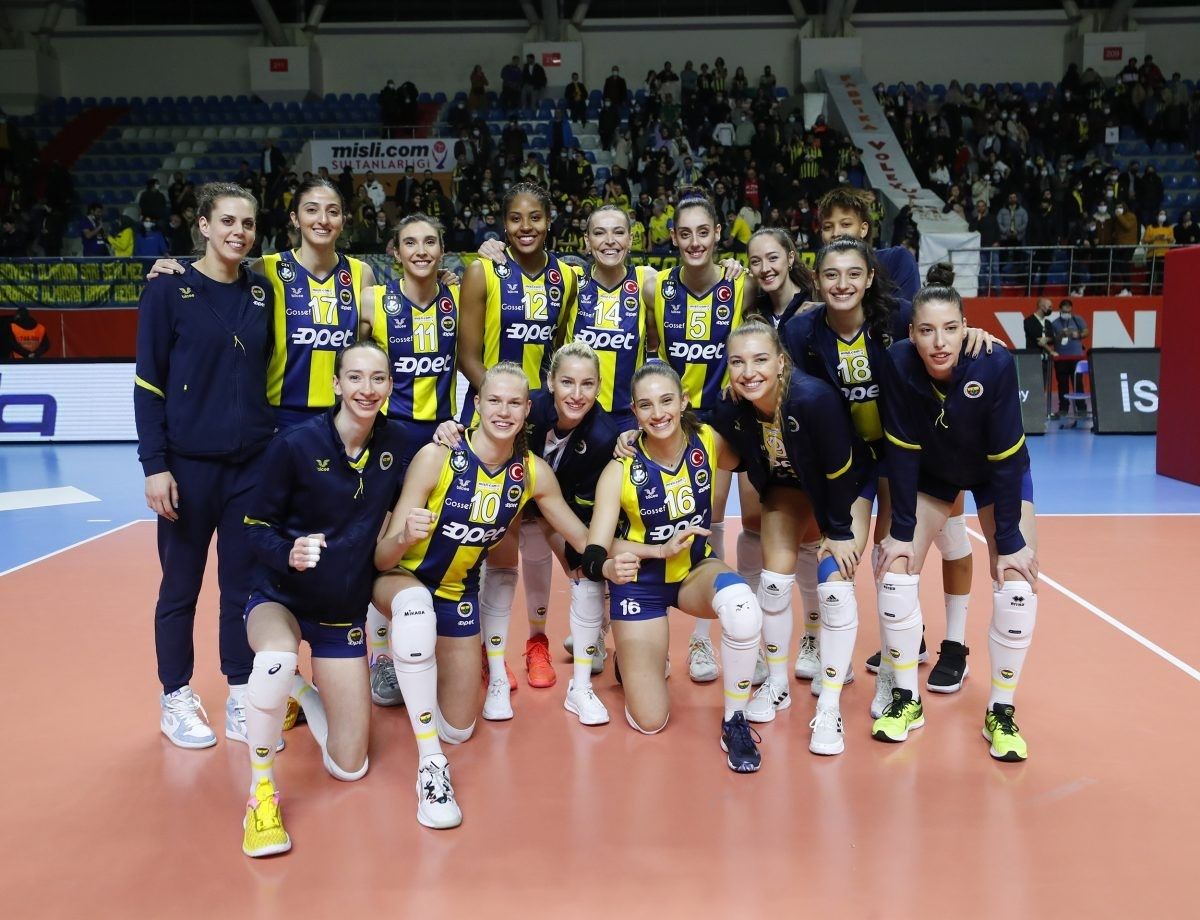Fenerbahçe Kadın Voleybol Takımı, Şampiyonlar Ligi’nde yarı finalde #1