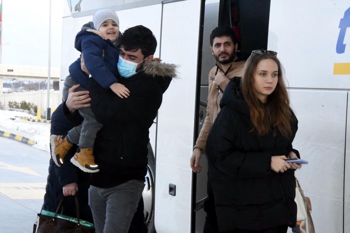 Ukrayna dan dönen Türk: Çocukla yerin 3 metre altında kaldık #8