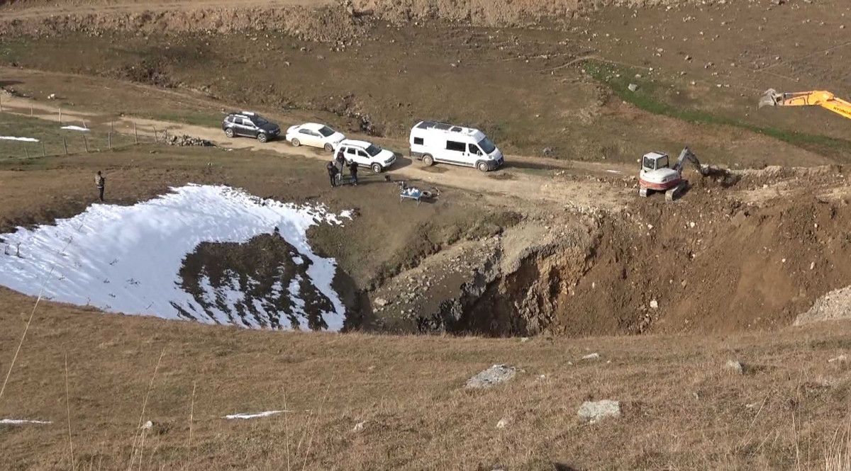 Define kazısında tahrip olan Dipsiz Göl ün kökeni belirlenemedi #10