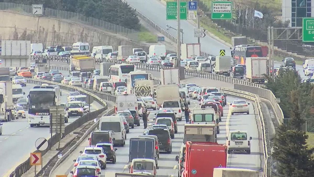 İstanbul da kar alarmı trafiği #4