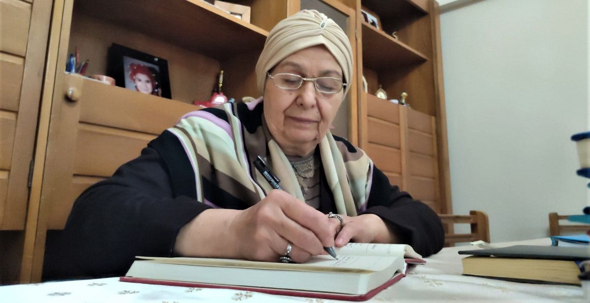 Karabük te 75 yaşındaki kadın, 32 yıldır günlük tutuyor #2