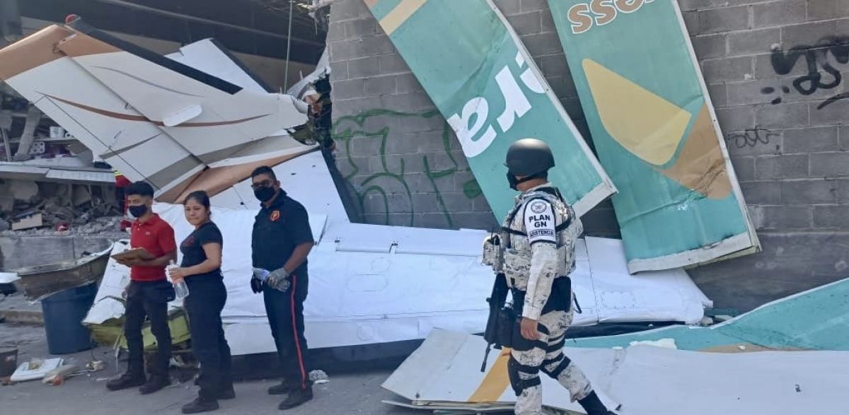 Disaster that killed 3 people in Mexico: The plane crashed on the market #9