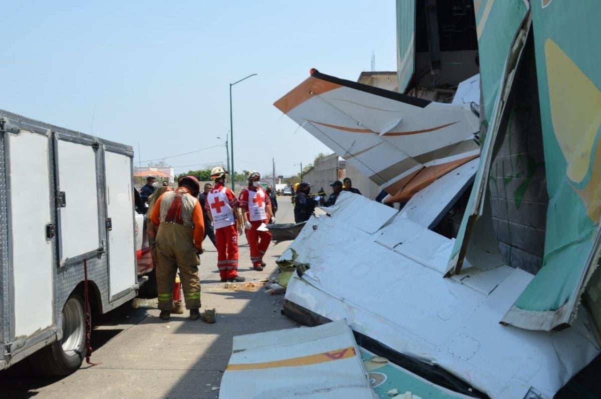 Disaster that killed 3 people in Mexico: The plane crashed on the market #5