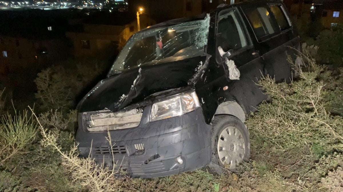 Sancaktepe’de şarampole yuvarlanan minibüsün sürücüsü öldü #2