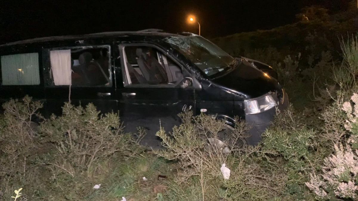 Sancaktepe’de şarampole yuvarlanan minibüsün sürücüsü öldü #4
