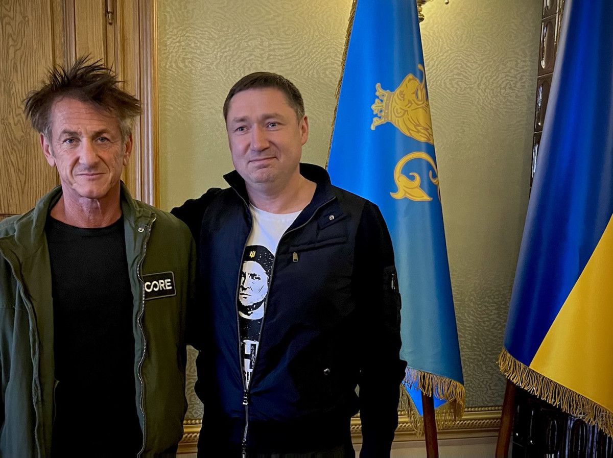 US star Sean Penn invites billionaires to buy fighter jets #3