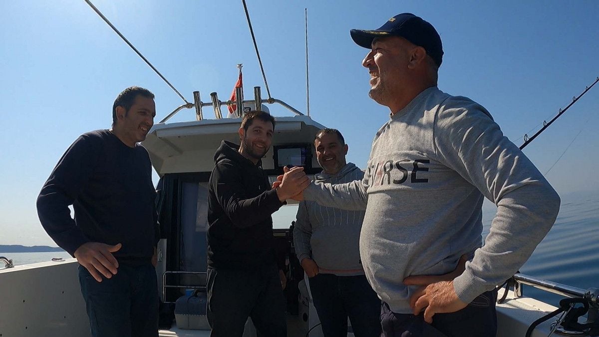 Saros Körfezi nde 3,5 metrelik köpek balığı yakaladılar #9