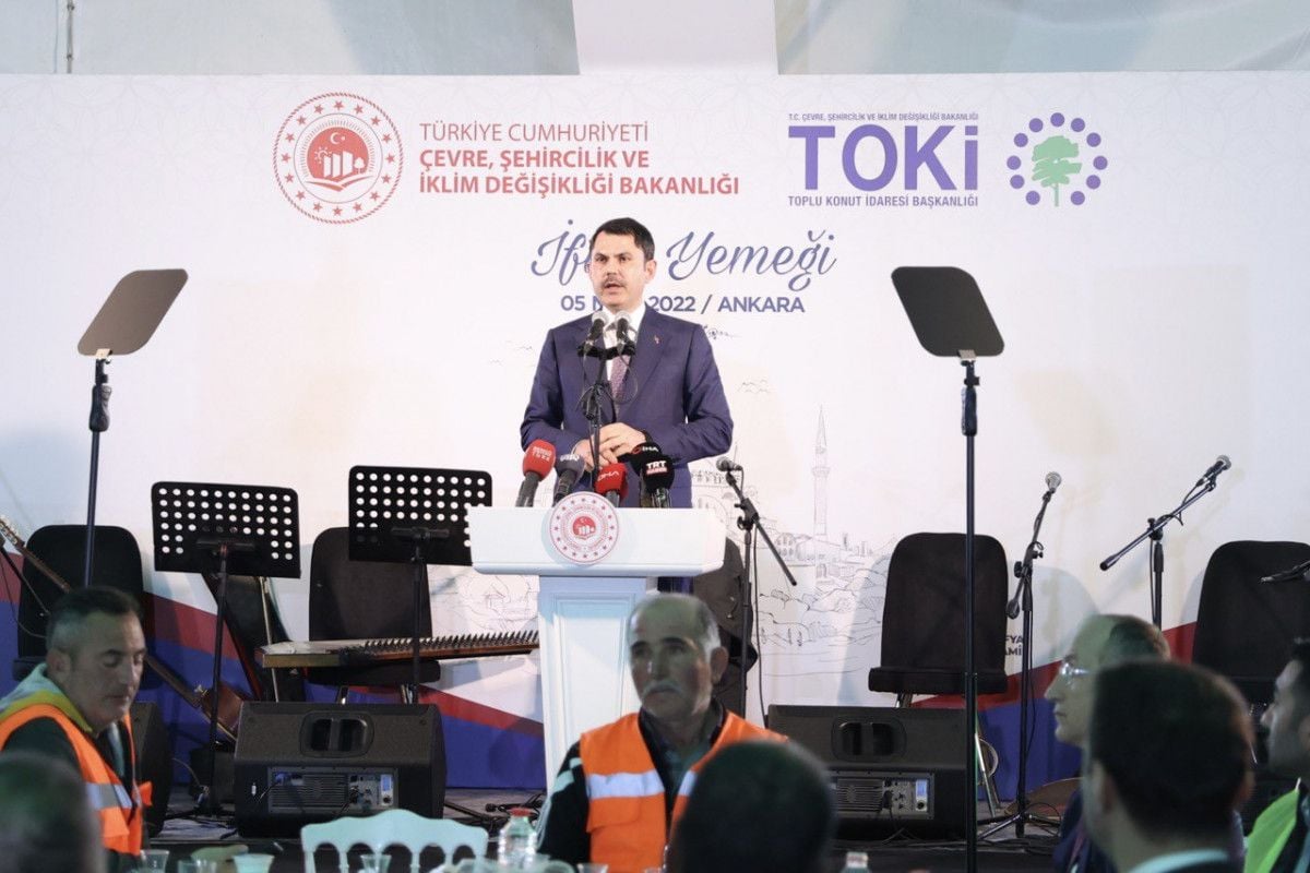 Murat Kurum, TOKİ şantiyesi çalışanlarıyla iftar yaptı #1