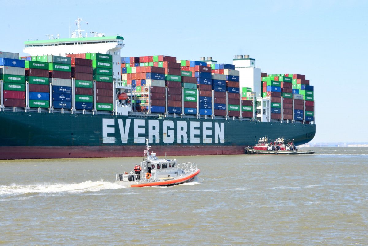 Another ship of Evergreen has run aground #1