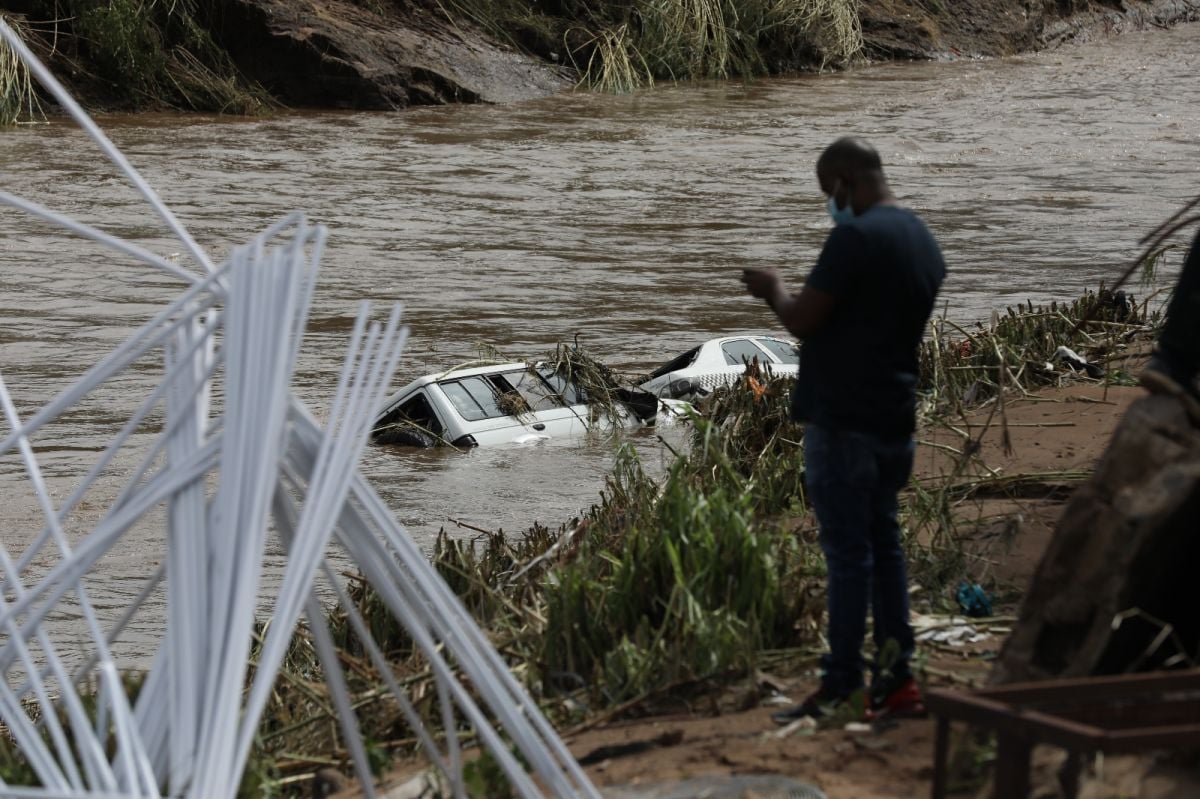 Güney Afrika da sel felaketi: Can kaybı 253 e yükseldi #2