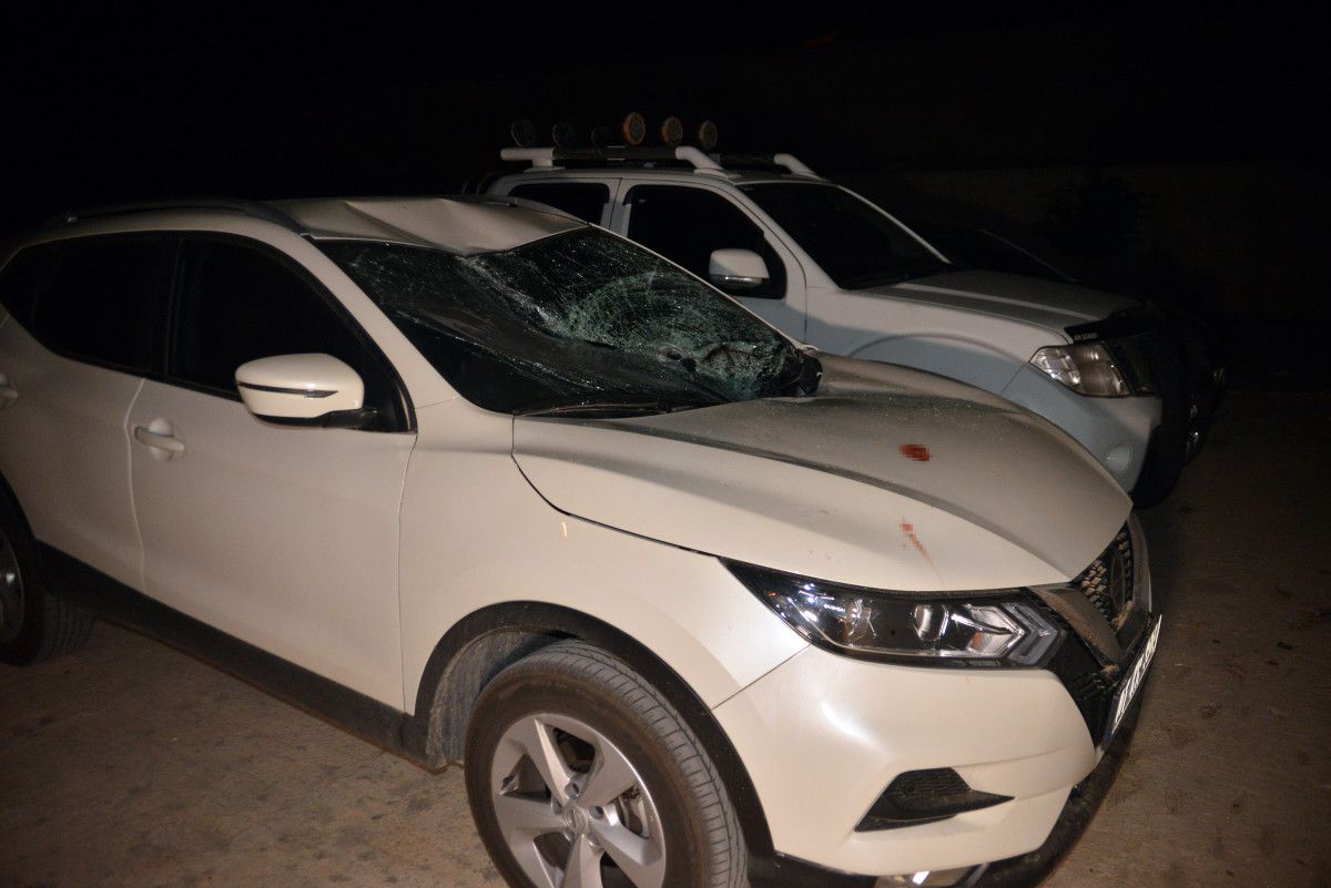 Adana da kız çocuğu, 9 uncu kattan aşağı cipin üzerine düştü #1