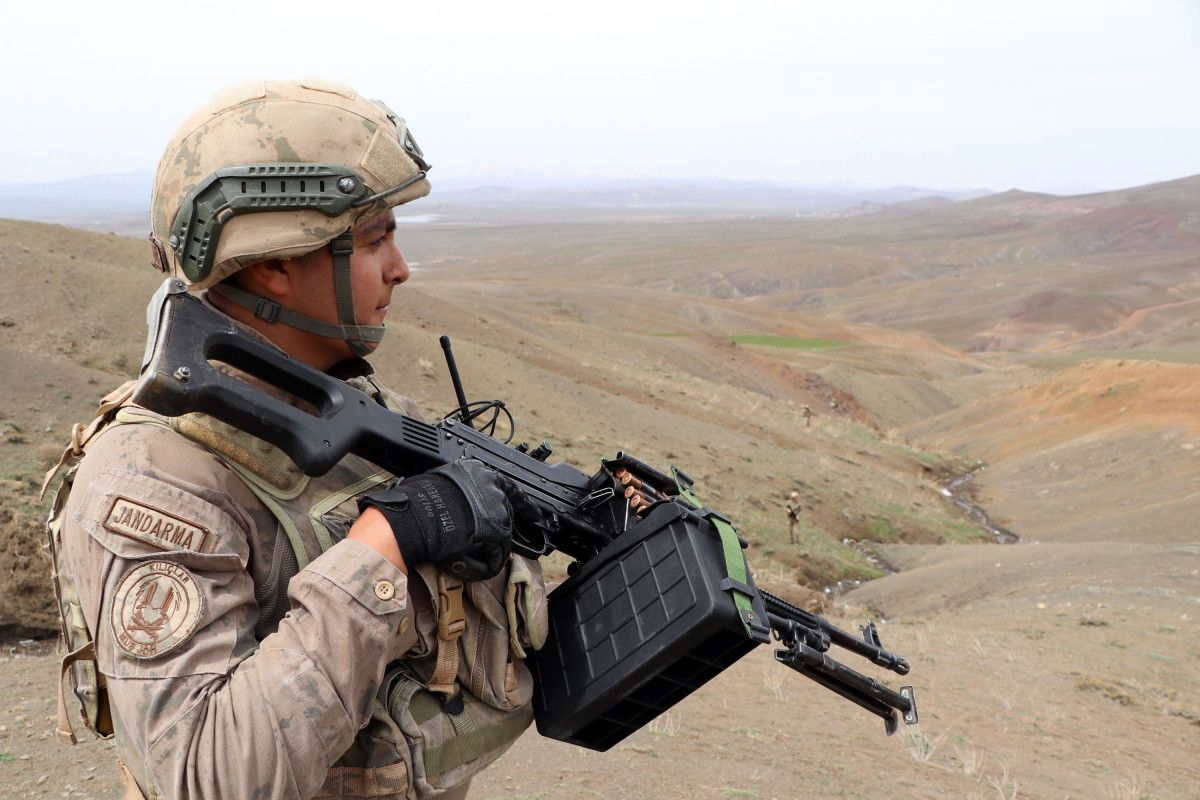 Türkiye - İran sınırında jandarmanın kaçak göçmen operasyonu #6