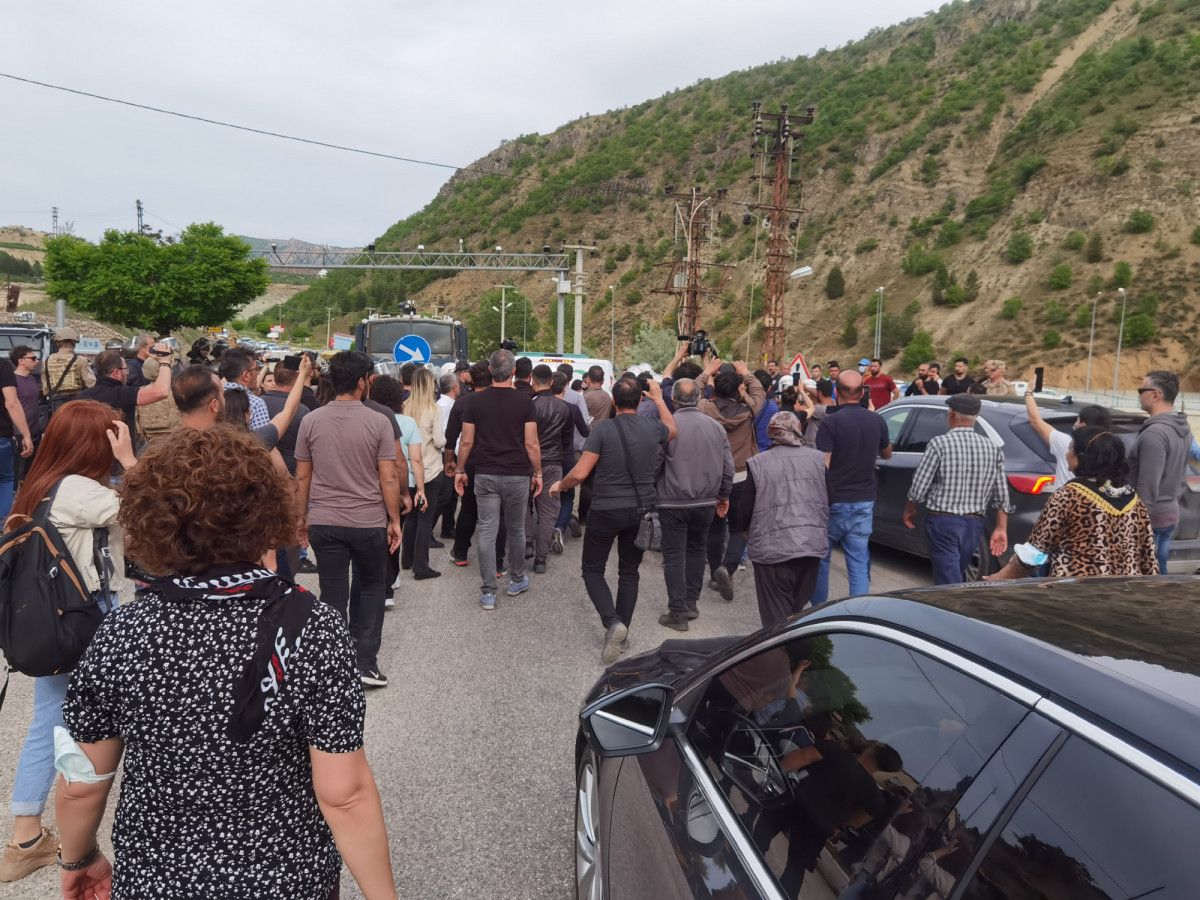 HDP li vekil Alican Önlü den polislere taşlı saldırı #7