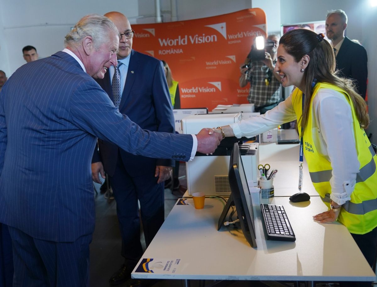 Prens Charles'dan Romanya’daki Ukraynalı mültecileri ziyaret