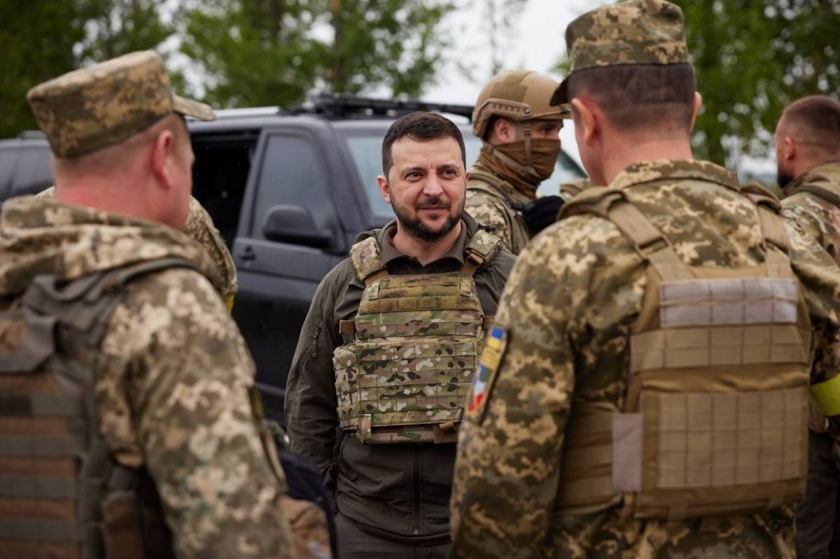 Zelensky for the first time outside of Kyiv, visiting Kharkov on the front line #10