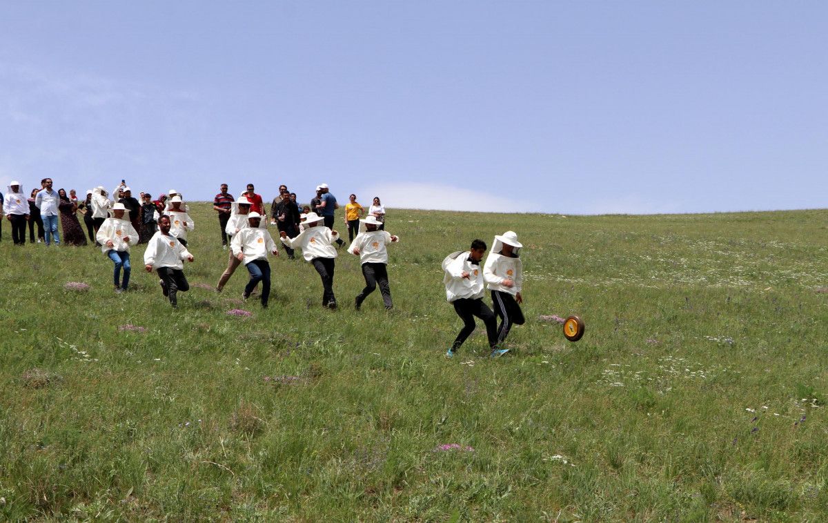 Vanlı arıcılar Bal Yuvarlama yarışması düzenledi #4