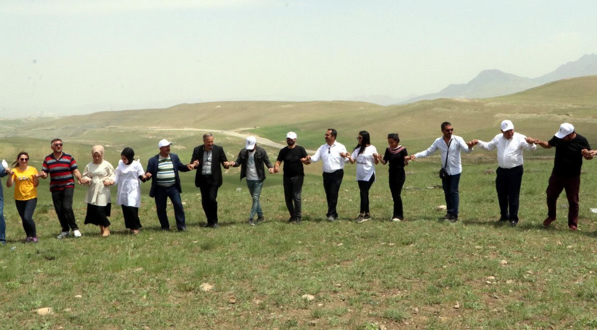 Vanlı arıcılar Bal Yuvarlama yarışması düzenledi #9