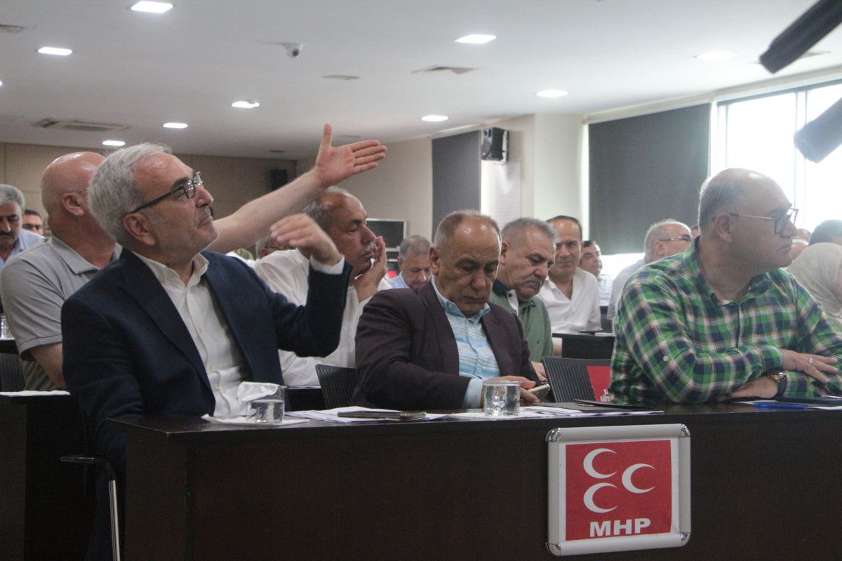 Adana Belediye Meclisi’nde hükümeti devirme poleöiği #2