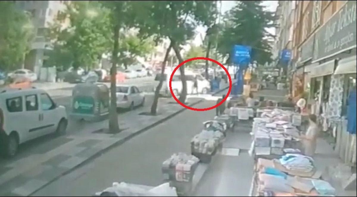 Ankara da bir şoför, minibüsünü tartıştığı 5 kızın üzerine sürdü #4