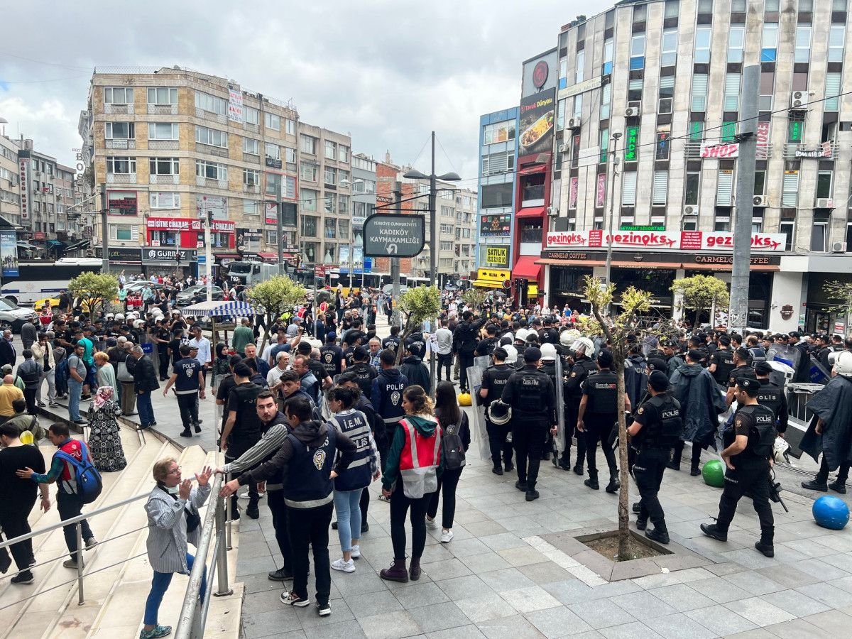 Kadıköy de Öcalan a destek için yürüyenlere operasyon #2