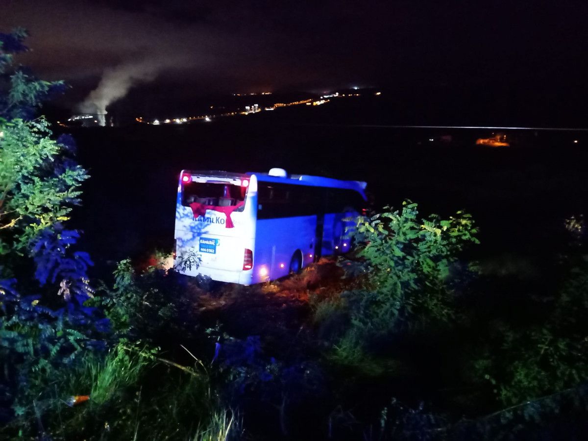 Kastamonu da yolcu otobüsü devrildi: 1 ölü, 19 yaralı #1