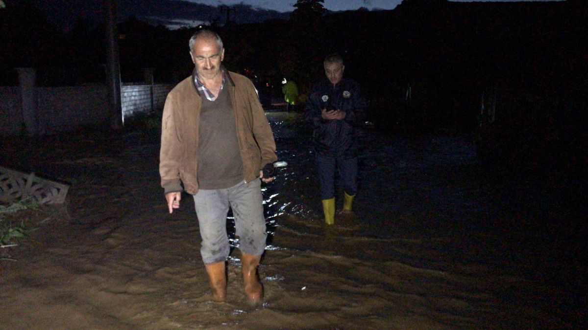 Sakarya Kocaali de dere taştı, ev ve iş yerlerini su bastı  #9