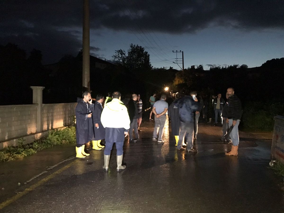 Sakarya Kocaali de dere taştı, ev ve iş yerlerini su bastı  #7