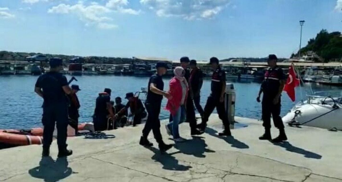 İzmir de tekneyle Yunan adasına kaçmaya çalışan FETÖ cüler yakalandı #2