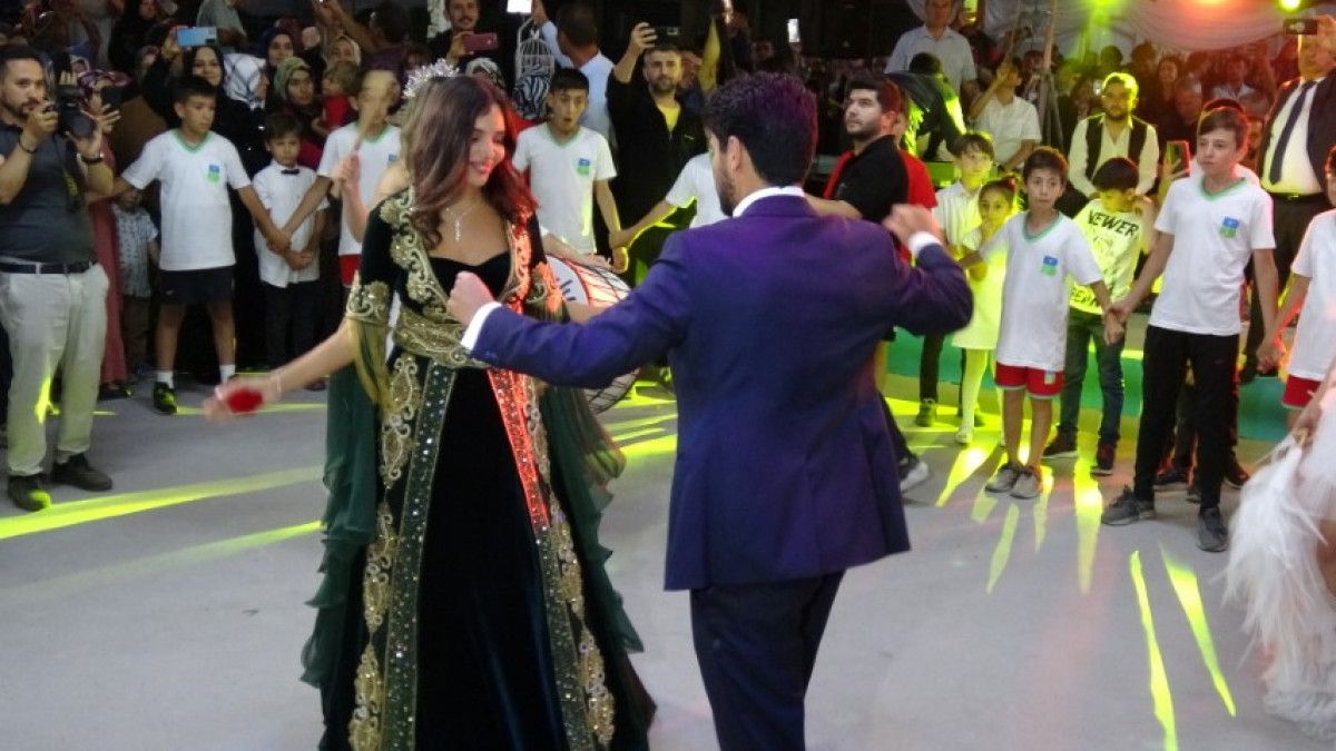 Manchester City oyuncusu İlkay Gündoğan, Sara Arfaoui ile Balıkesir de düğün yaptı #9