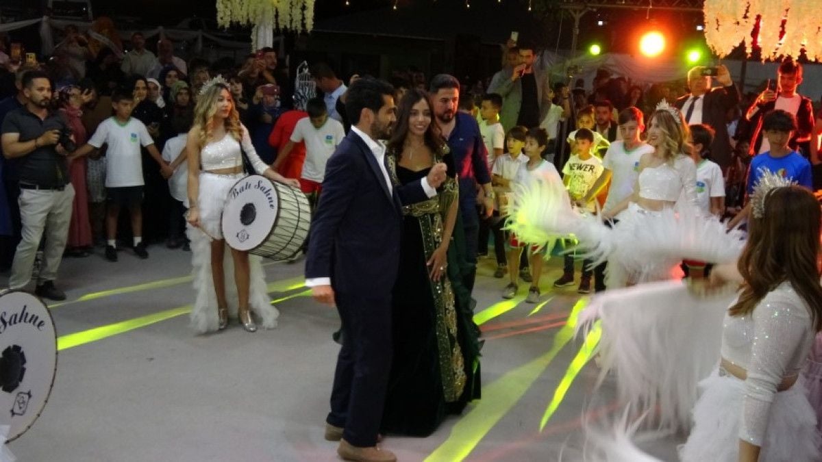 Manchester City oyuncusu İlkay Gündoğan, Sara Arfaoui ile Balıkesir de düğün yaptı #6