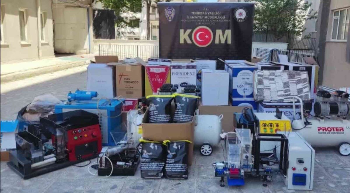 Tekirdağ ve İzmir’de 4 milyonluk kaçak tütün malzemesi ele geçirildi #2
