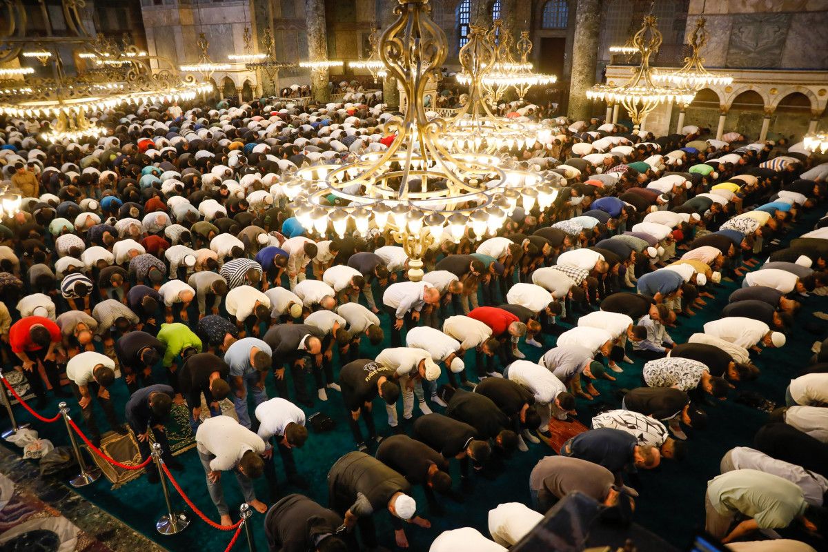 Ayasofya Camii nde binlerce kişi bayram namazı kıldı #2