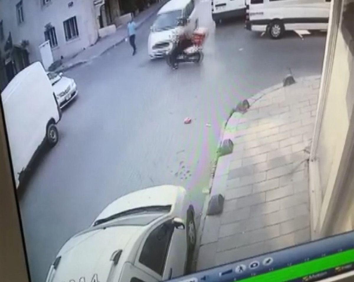 İstanbul da kaza yapan sürücüler birbirine girdi #1