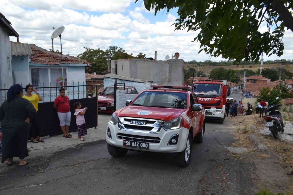 Tekirdağ da yanan evlerine hüngür hüngür ağladılar #6