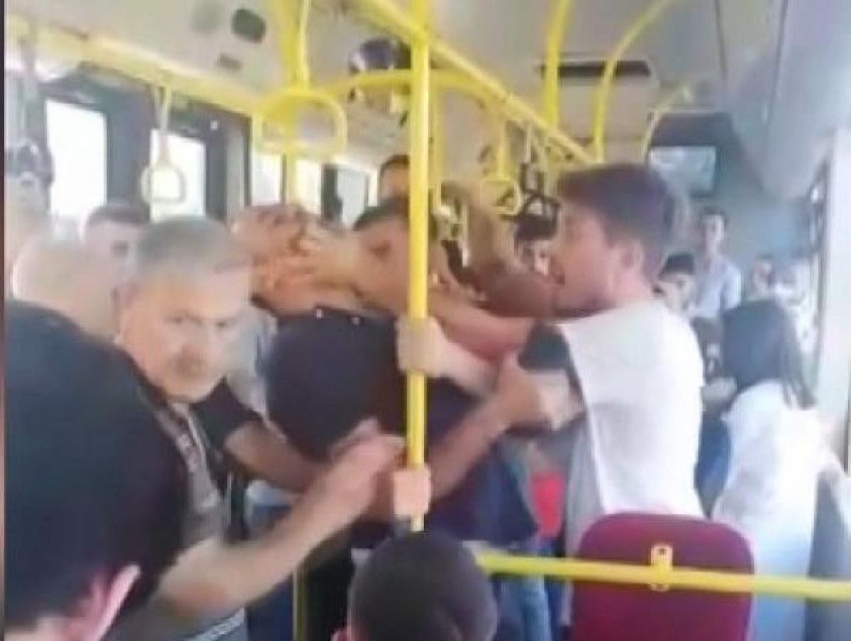 Kadıköy de otobüste fotoğraf iddiası: Şüpheli darbedildi #3
