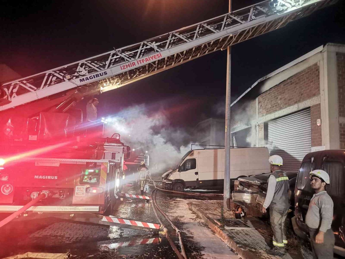 İzmir de kimya imalathanesinde yangın: 1 ölü 1 yaralı #2