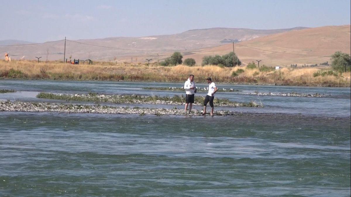 Muş ta nehirde mahsur kalan 2 arkadaşı AFAD kurtarıldı #2