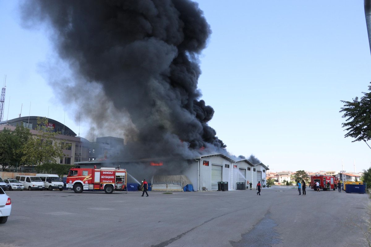 Denizli de Emniyet in lojistik deposunda yangın çıktı #5