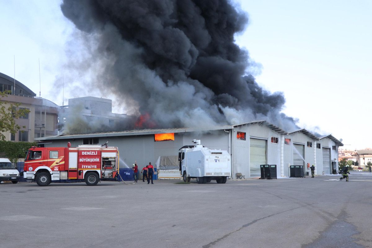Denizli de Emniyet in lojistik deposunda yangın çıktı #7