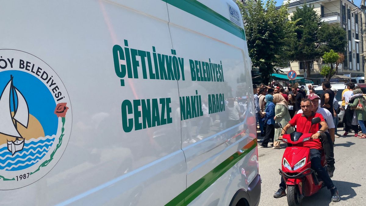 Antalya da ailesine hediye gönderen genç, kazada can verdi #4
