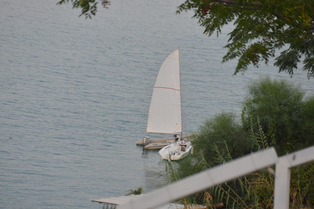 Adana da baraj gölünde alabora olan yelkenliden düşüp, kayboldu #2