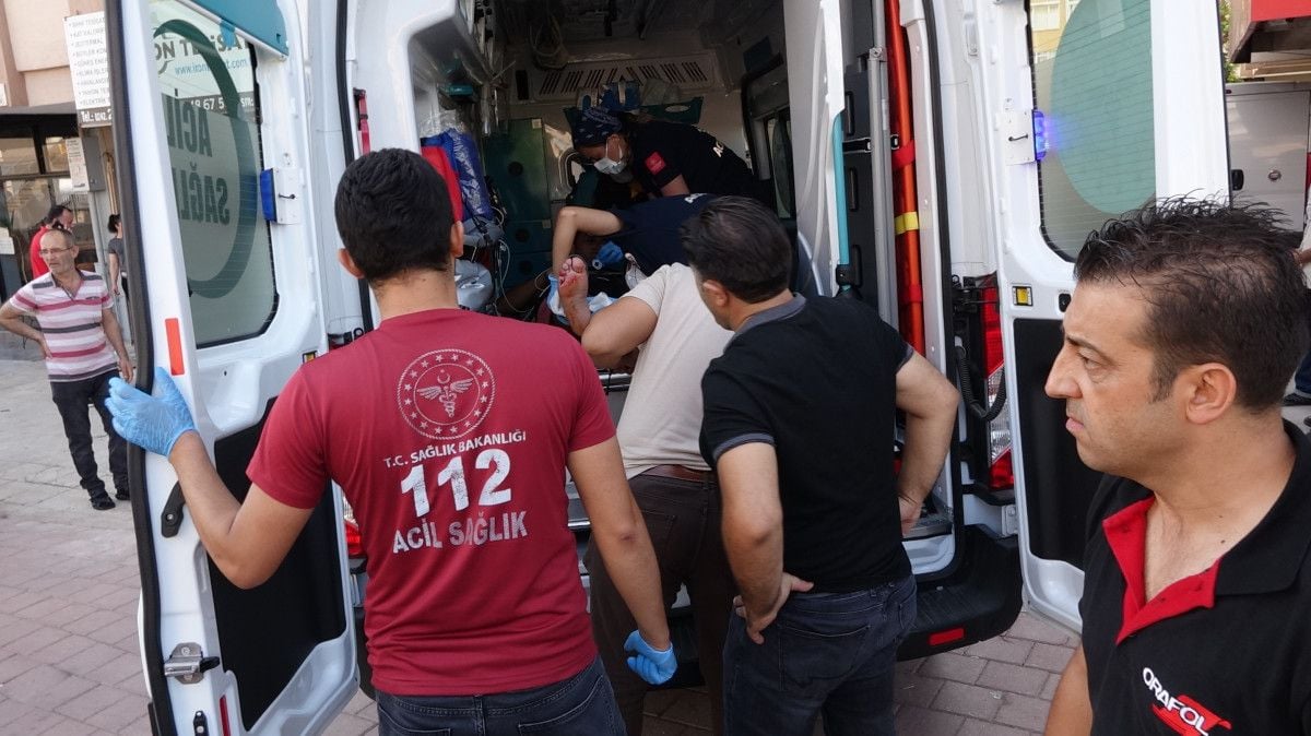 Antalya da ihbara giden polisin düşen tabancasını alıp, 2 polisi ayağından vurdu #3
