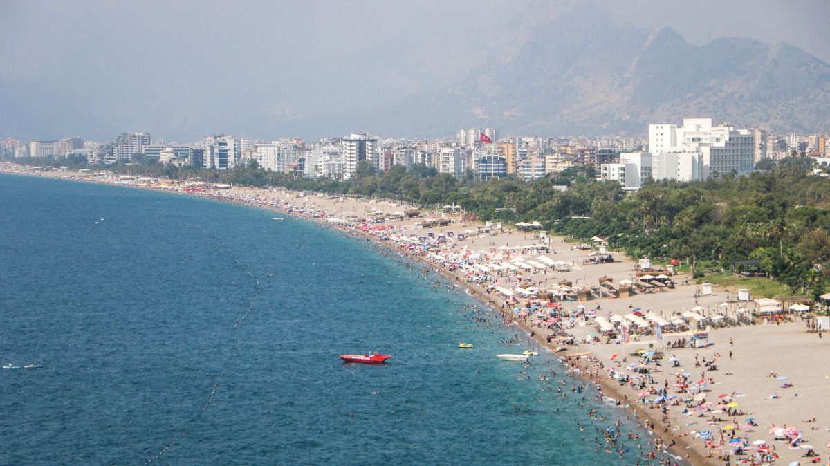 Antalya da deniz suyu sıcaklığı 31 dereceye ulaştı #1