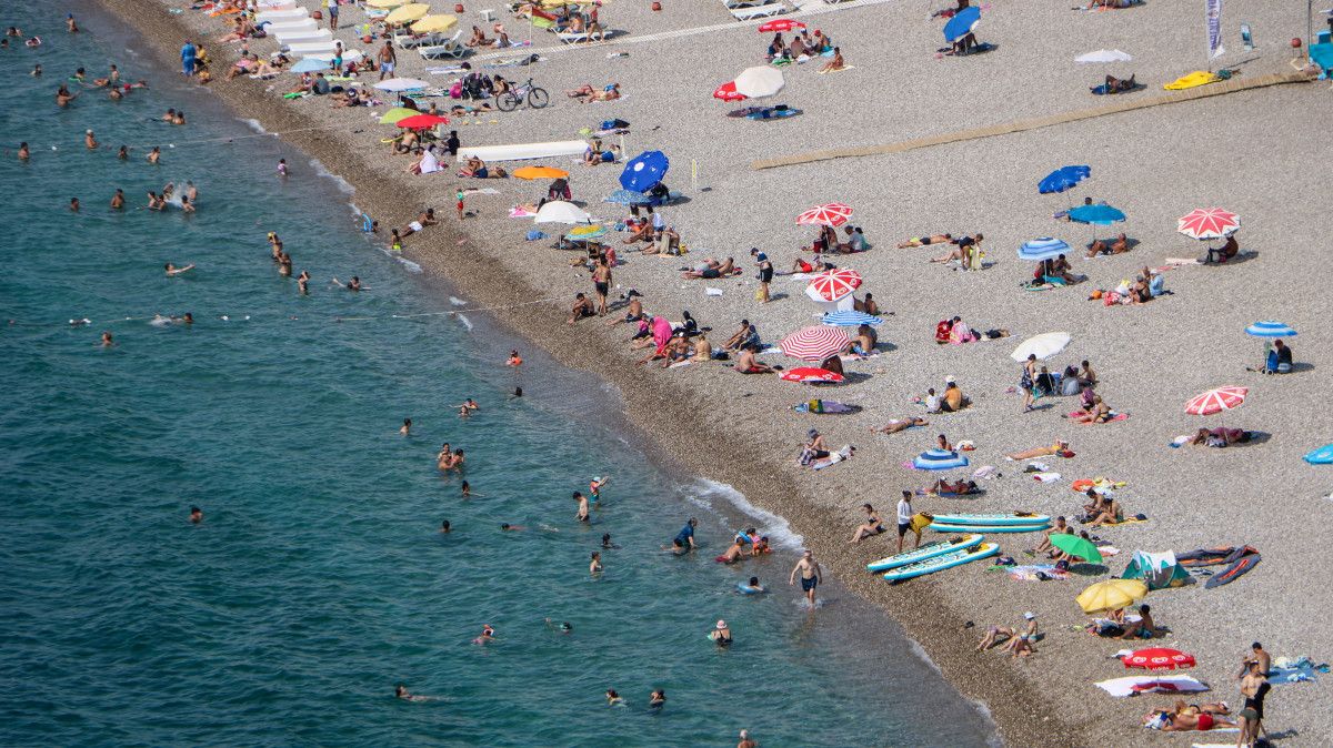 Antalya da deniz suyu sıcaklığı 31 dereceye ulaştı #2