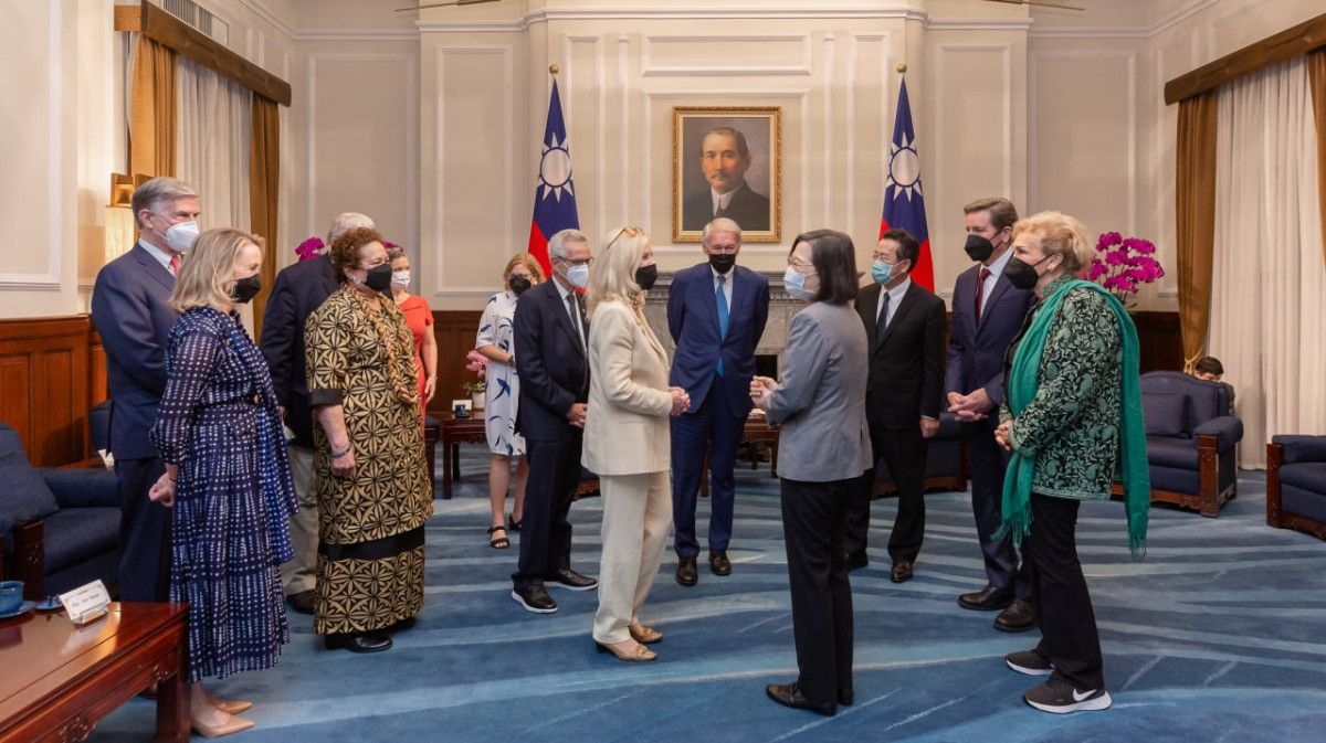 ABD heyeti, Tayvan Devlet Başkanı Ing-wen ile görüştü #1